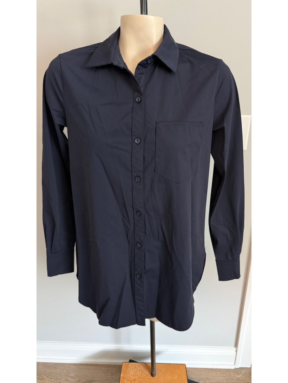 Lysse Men's Navy Blue Button-Up Shirt